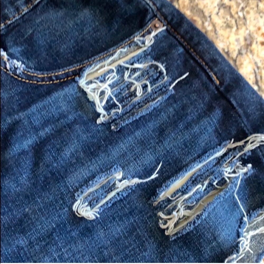 LEVI’s 569 High Rise Distressed Upcycled Fray - Picture 3 of 8